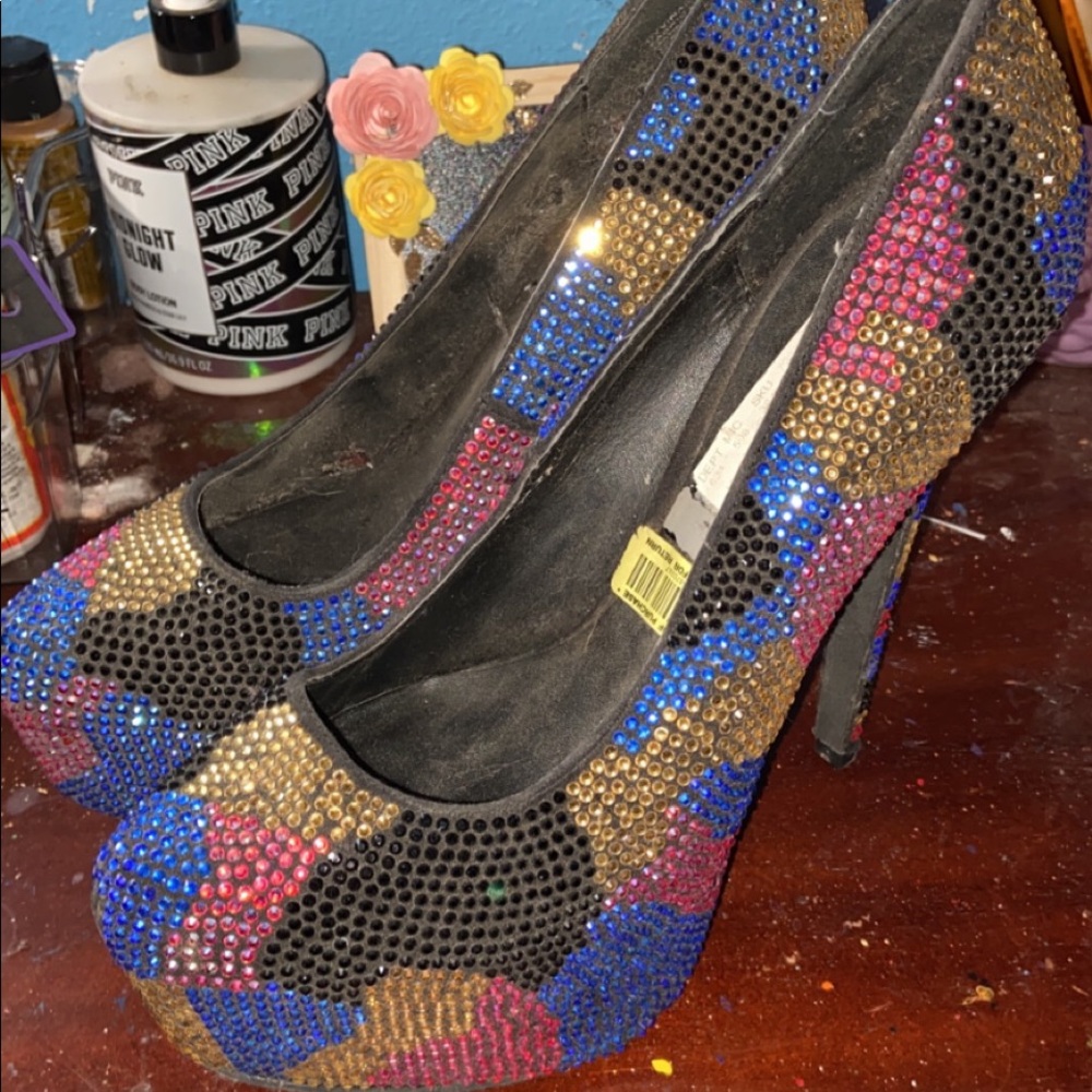 Steve Madden rhinestone pumps. Never worn